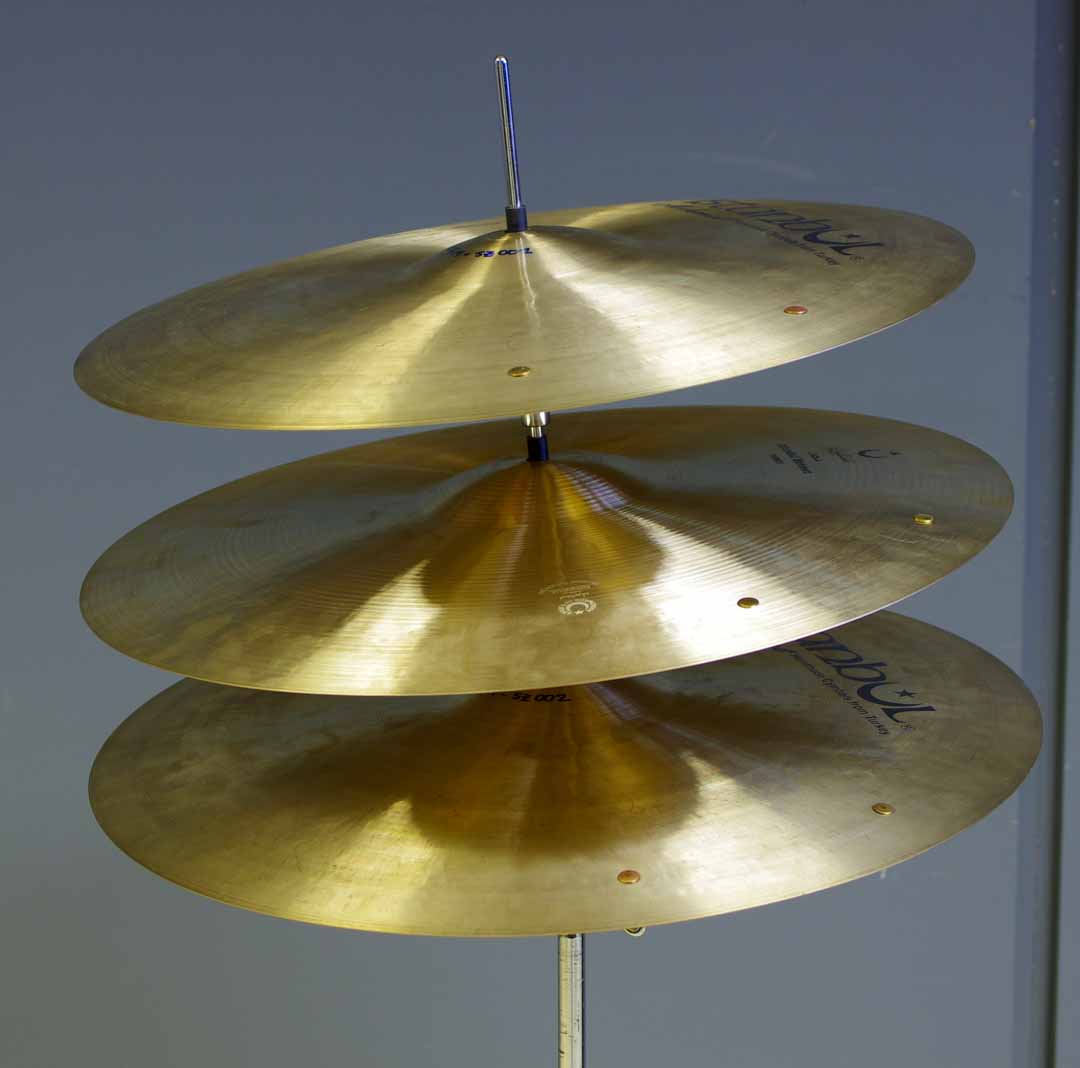 Cymbales cloutées